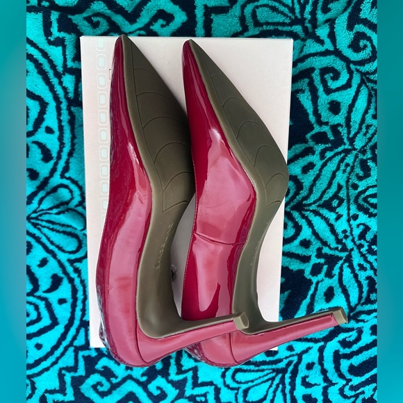 Bandolino Shoes - NEW 👠 Red Heels - Size 10